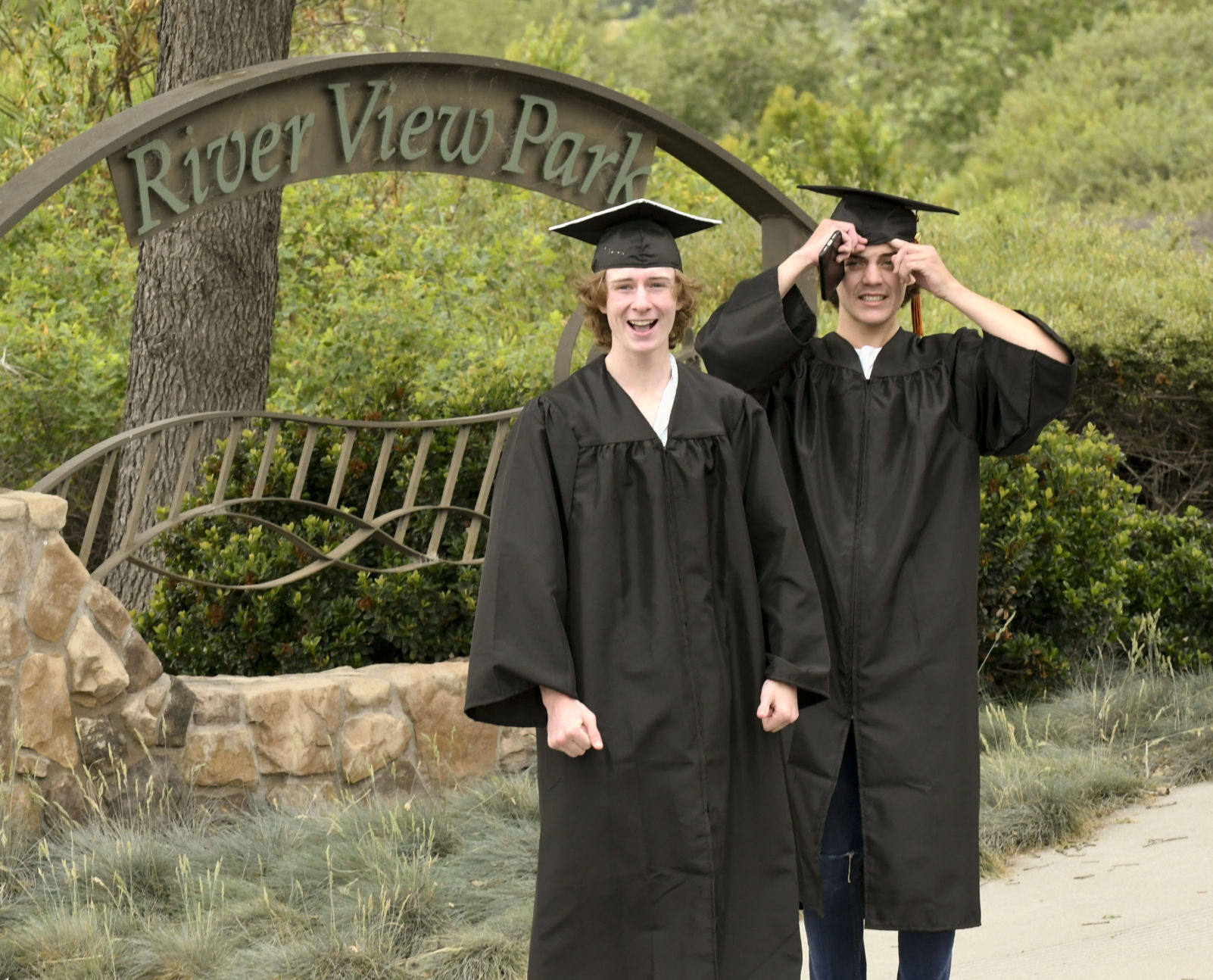 060520 SYVHS grad parade 20.jpg